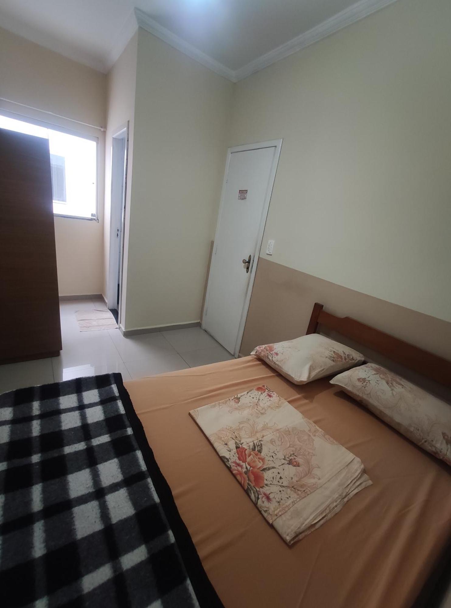 Pousada Sao Miguel Arcanjo Hotell Aparecida  Rum bild